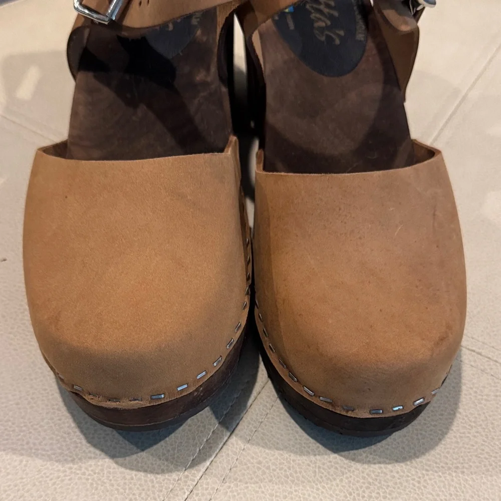 Lotta's Brown Leather Clogs SZ 41 Preowned - Picture 6 of 9